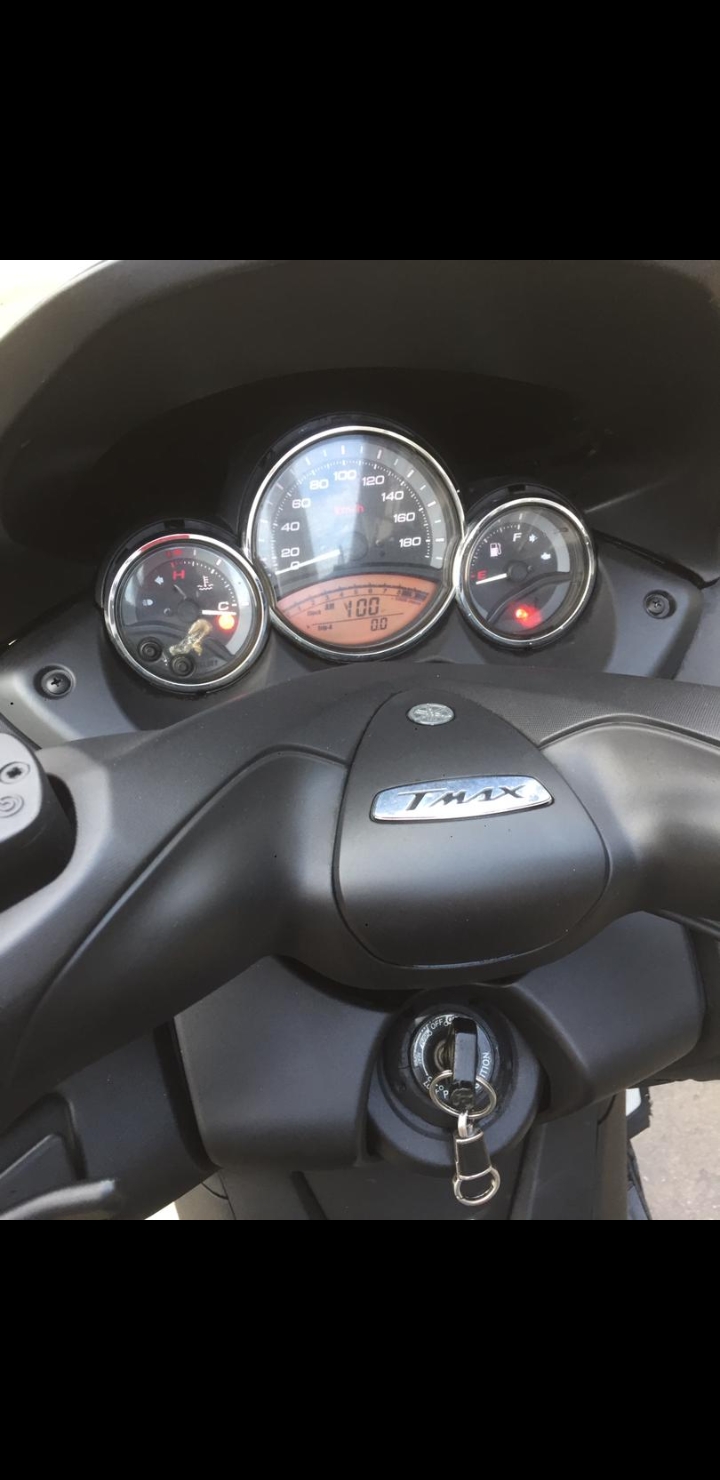 TMAX YAMAHA