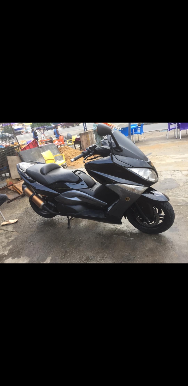 TMAX YAMAHA