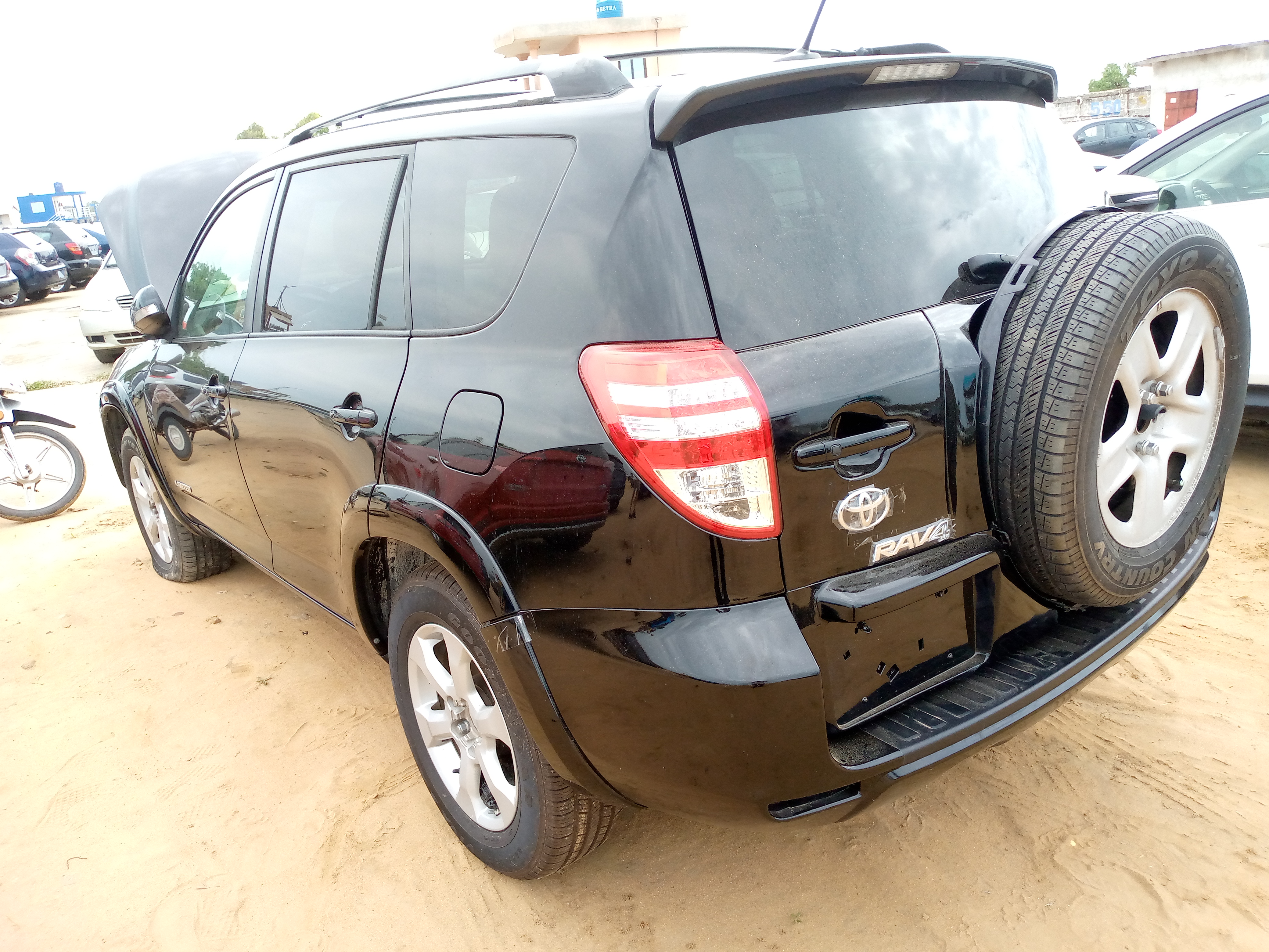 vente des véhicules venus d'Europe et d'Amérique