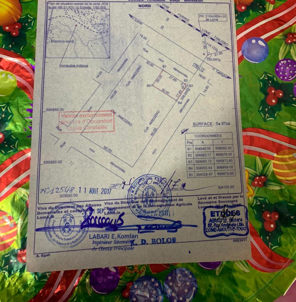 terrain a vendre a Adetikope KPOTAVÉ localité situé à 2km de la nationale bien positionné