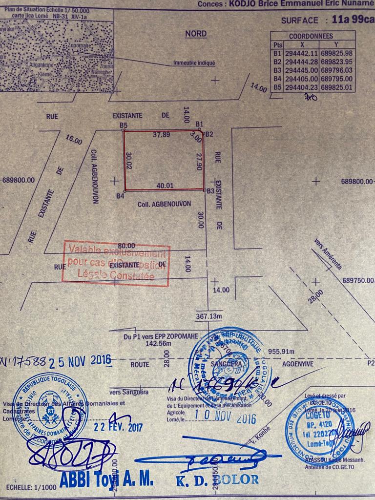 Terrain de 2lots coller sur angle rue à  céder a vil prix compte tenu d'une urgence 20millions a zossimé