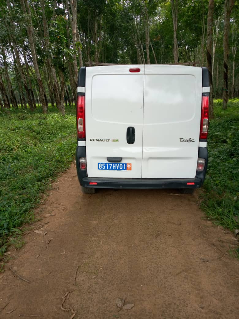 RENAULT TRAFIC DE 7 PLACES A LOUER