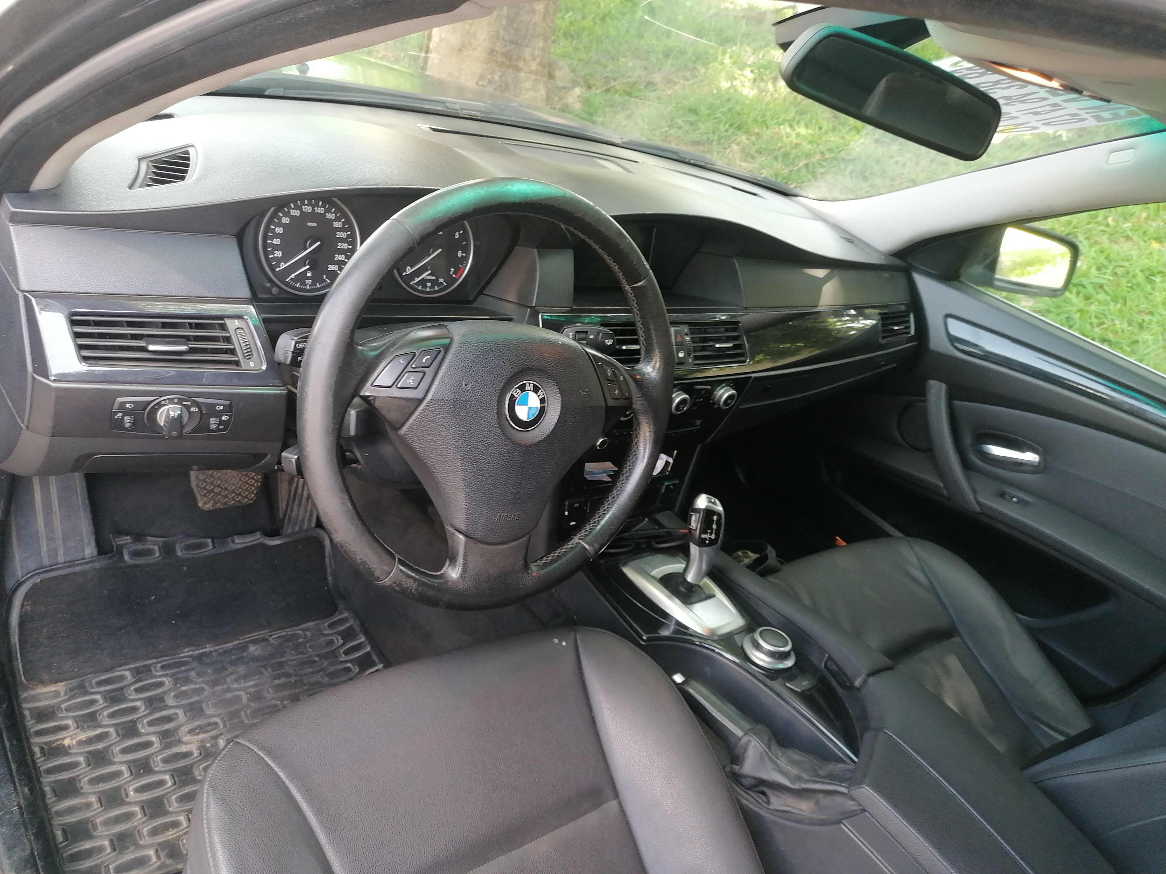 BMW E90 ESSENCE BOÎTE AUTOMATIQUE CLIMATISATION D ORIGINE