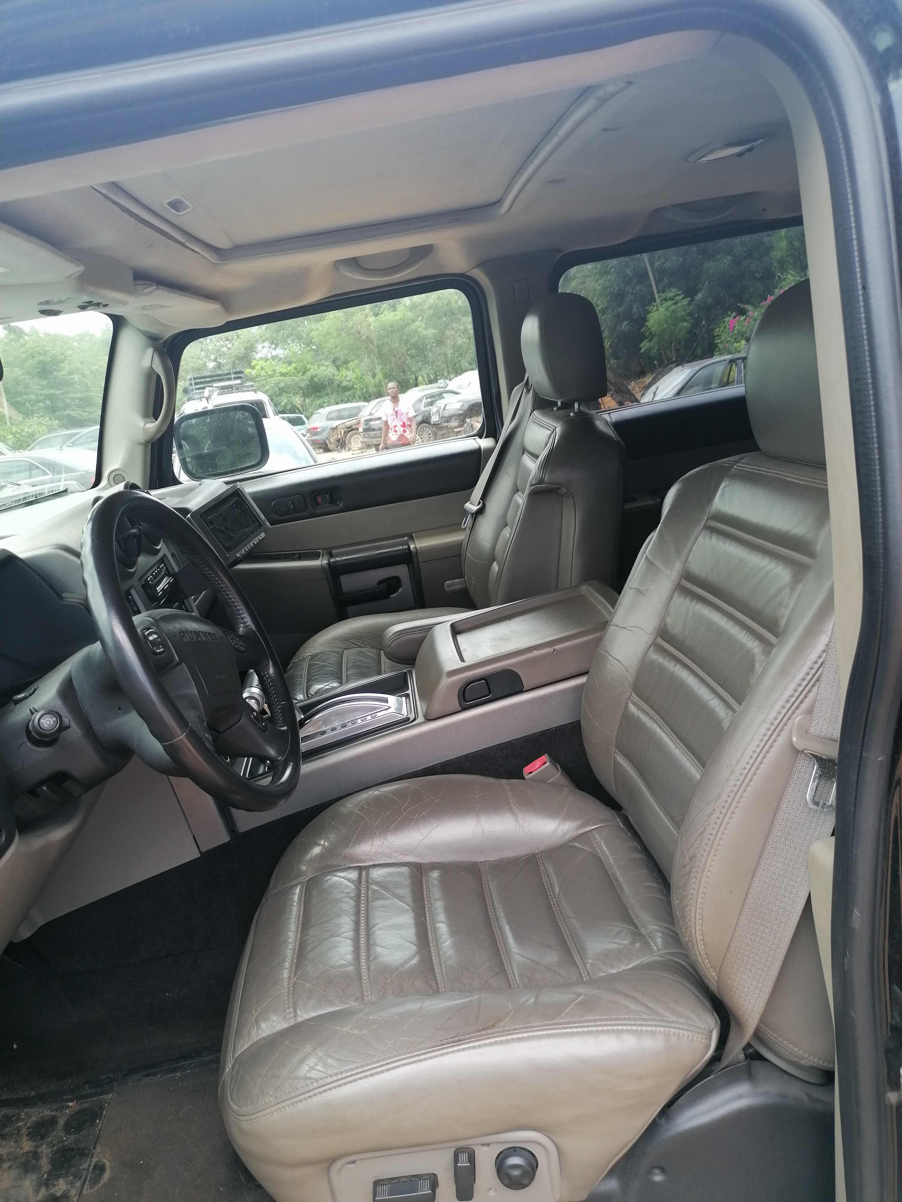 HUMMER H2 ESSENCE BOÎTE MANUELLE