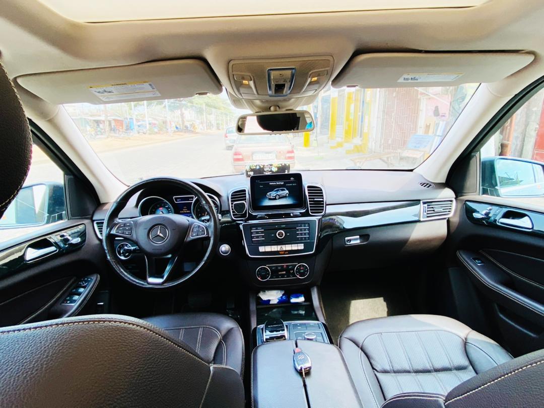 Mercedes GLE 350 ~ 4MATIC Mercedes GLE 350 ~ 4MATIC