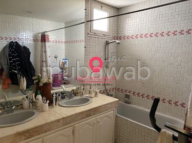 Location d'un appartement vide à Hay Riad