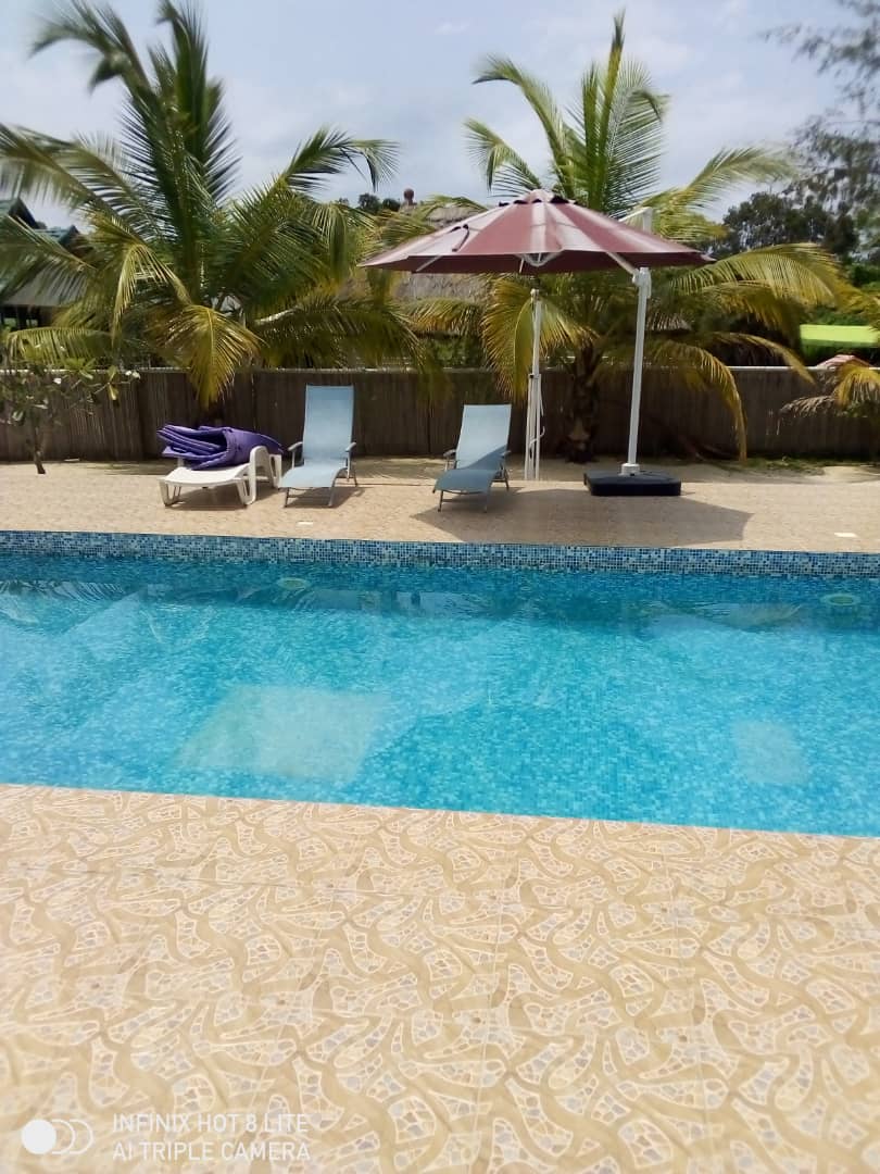 villa meublée 6 pièces  a louer a Assinie