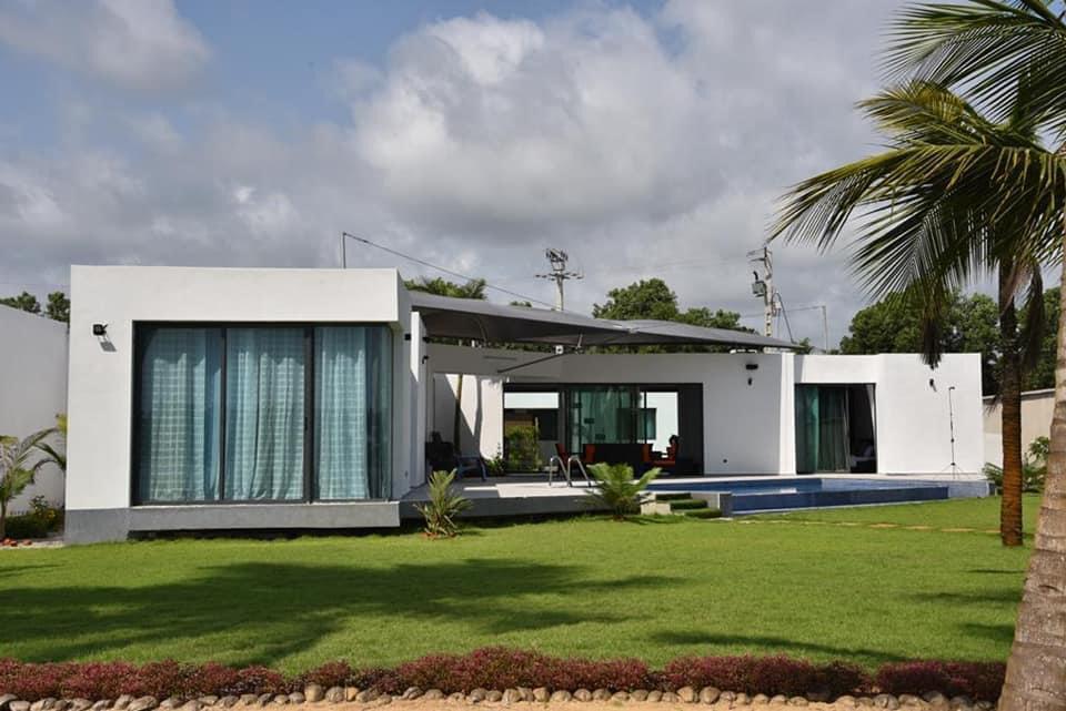 location de villa meublée 5 pièces a Assinie