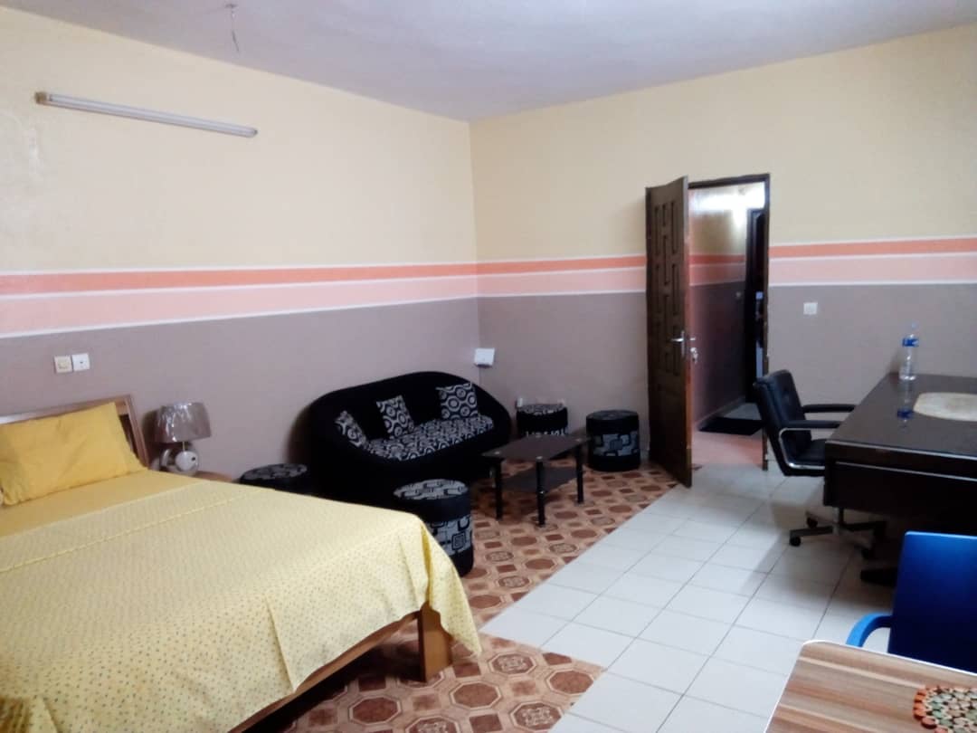 location de studio meublé a Angre 7e tranche