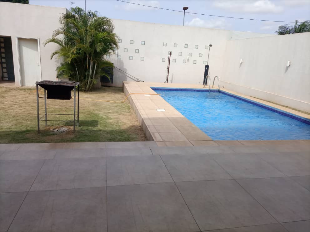 Location d’une maison à piscine et jardin Location d’une maison à piscine et jardin