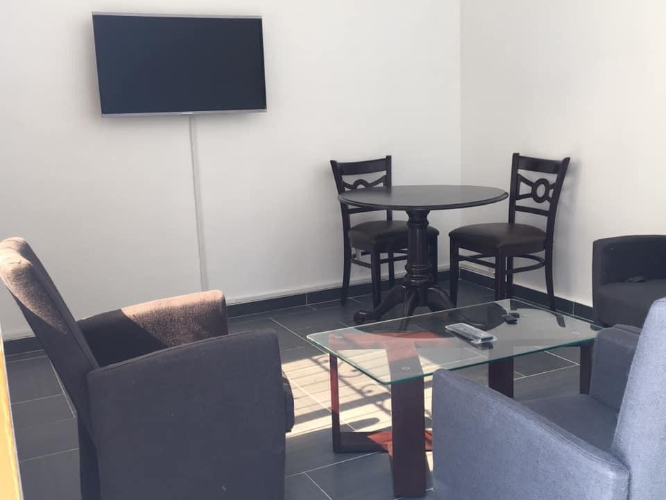 A LOUER APPARTEMENT MEUBLÉ UNE CHAMBRE SALON À COTONOU WOLOGUEDE A LOUER APPARTEMENT MEUBLÉ UNE CHAMBRE SALON À COTONOU WOLOGUEDE