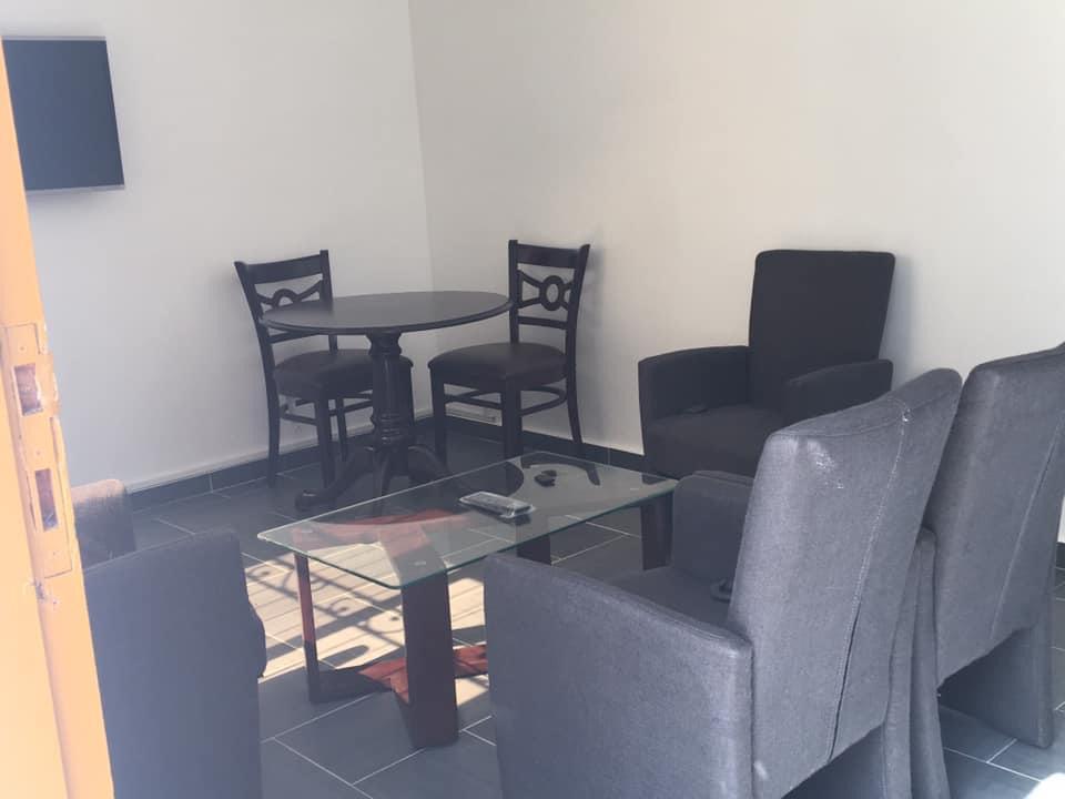 A LOUER APPARTEMENT MEUBLÉ UNE CHAMBRE SALON À COTONOU WOLOGUEDE A LOUER APPARTEMENT MEUBLÉ UNE CHAMBRE SALON À COTONOU WOLOGUEDE