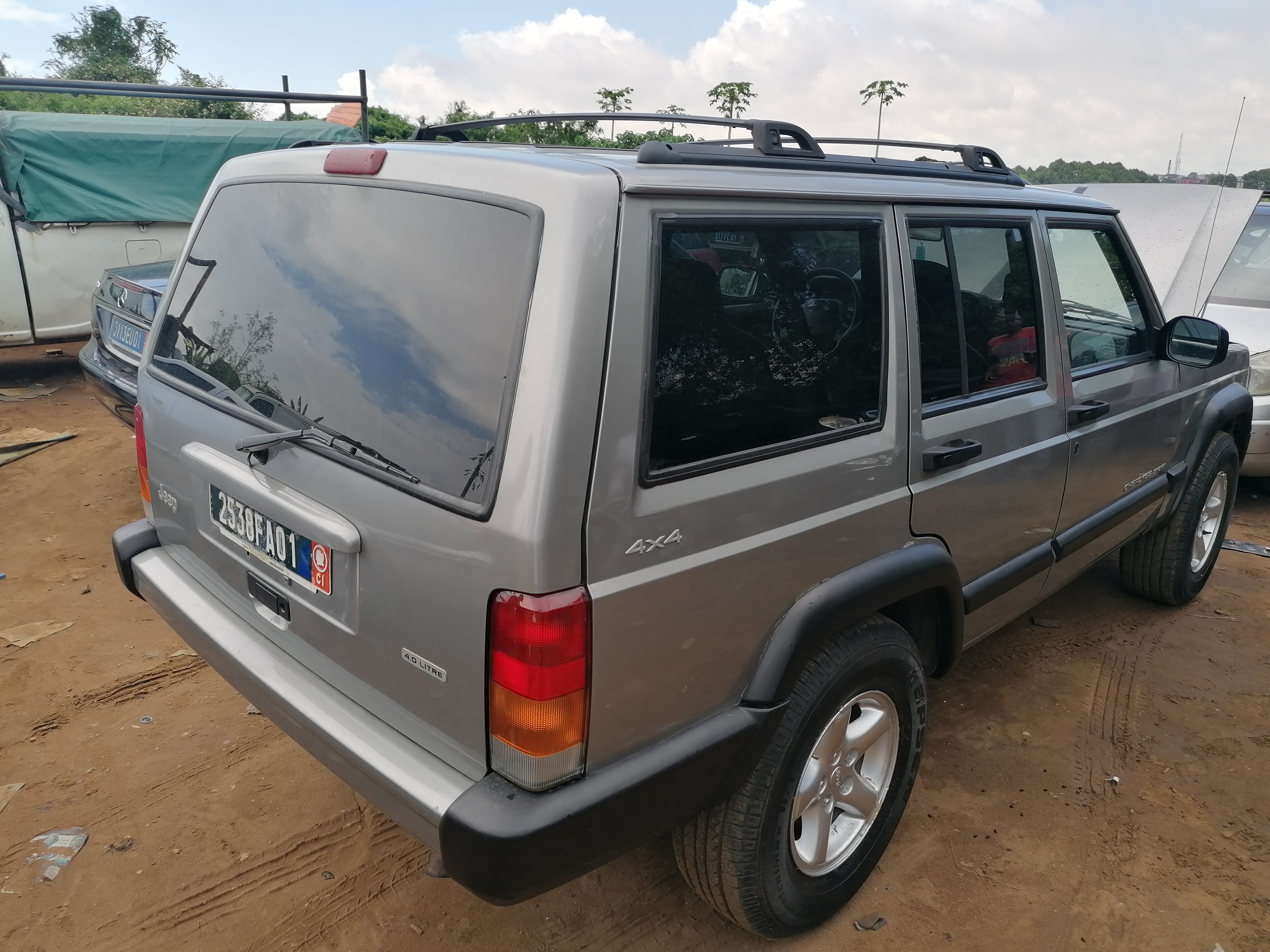 JEEP CHEROKEE 4X4 ESSENCE BOÎTE AUTOMATIQUE