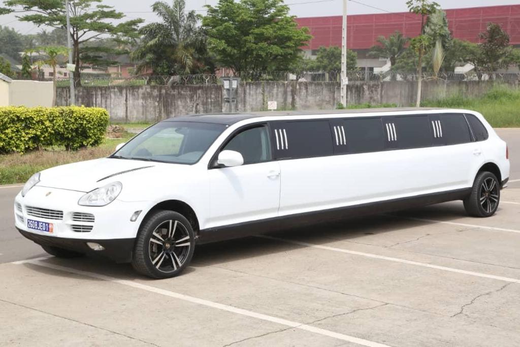 LIMOUSINE A LOUER