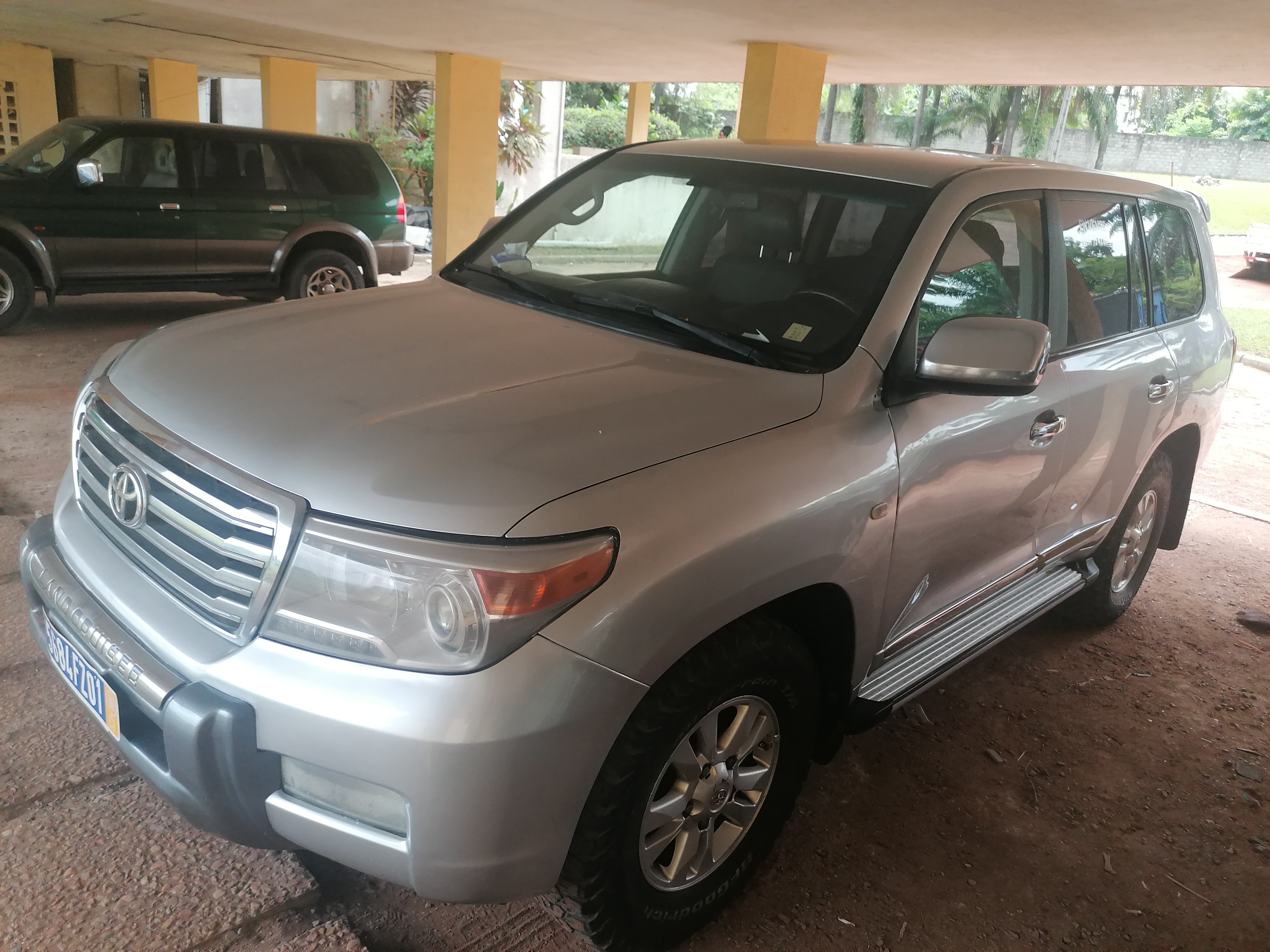 TOYOTA LAND CRUISER ANNÉE 2013 DIESEL BOÎTE AUTOMATIQUE
