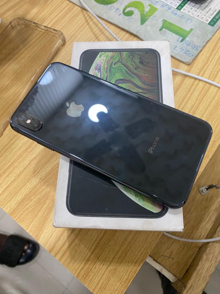 iPhone XS Max quasi neuf