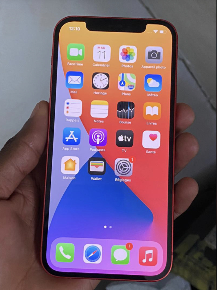 iPhone 12 quasi neuf