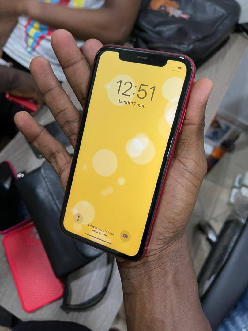 iPhone 11 quasi neuf