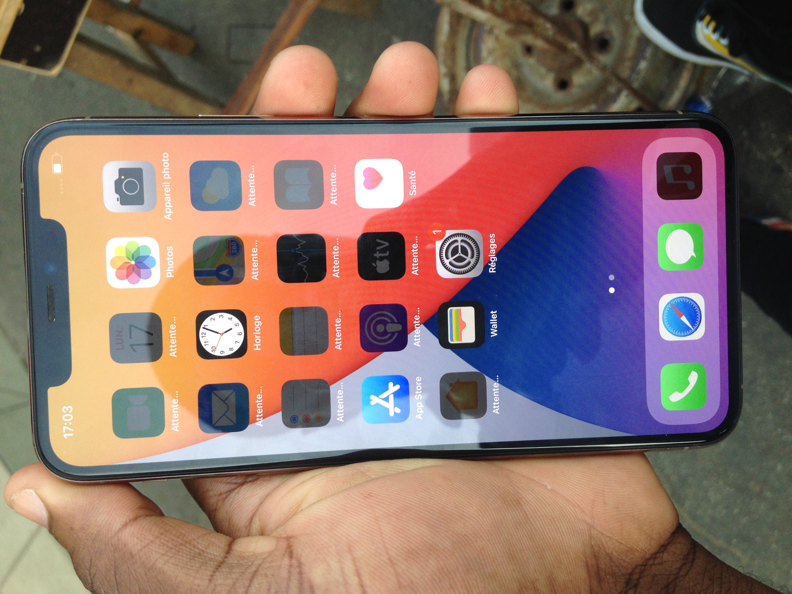 iPhone 11 Pro Max arrière fissuré