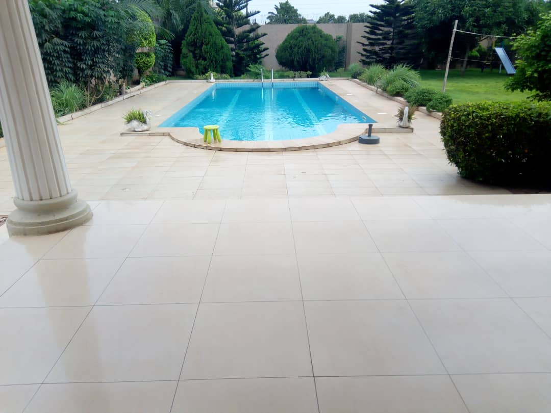Location d’une maison à piscine et jardin Location d’une maison à piscine et jardin