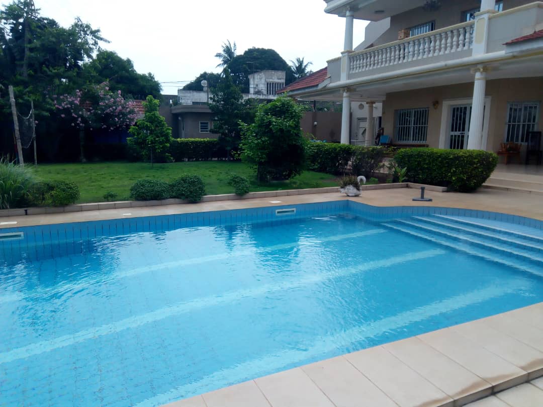 Location d’une maison à piscine et jardin Location d’une maison à piscine et jardin