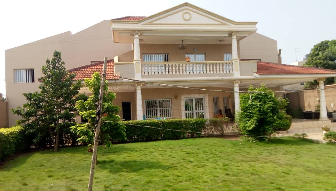 Location d’une maison à piscine et jardin Location d’une maison à piscine et jardin