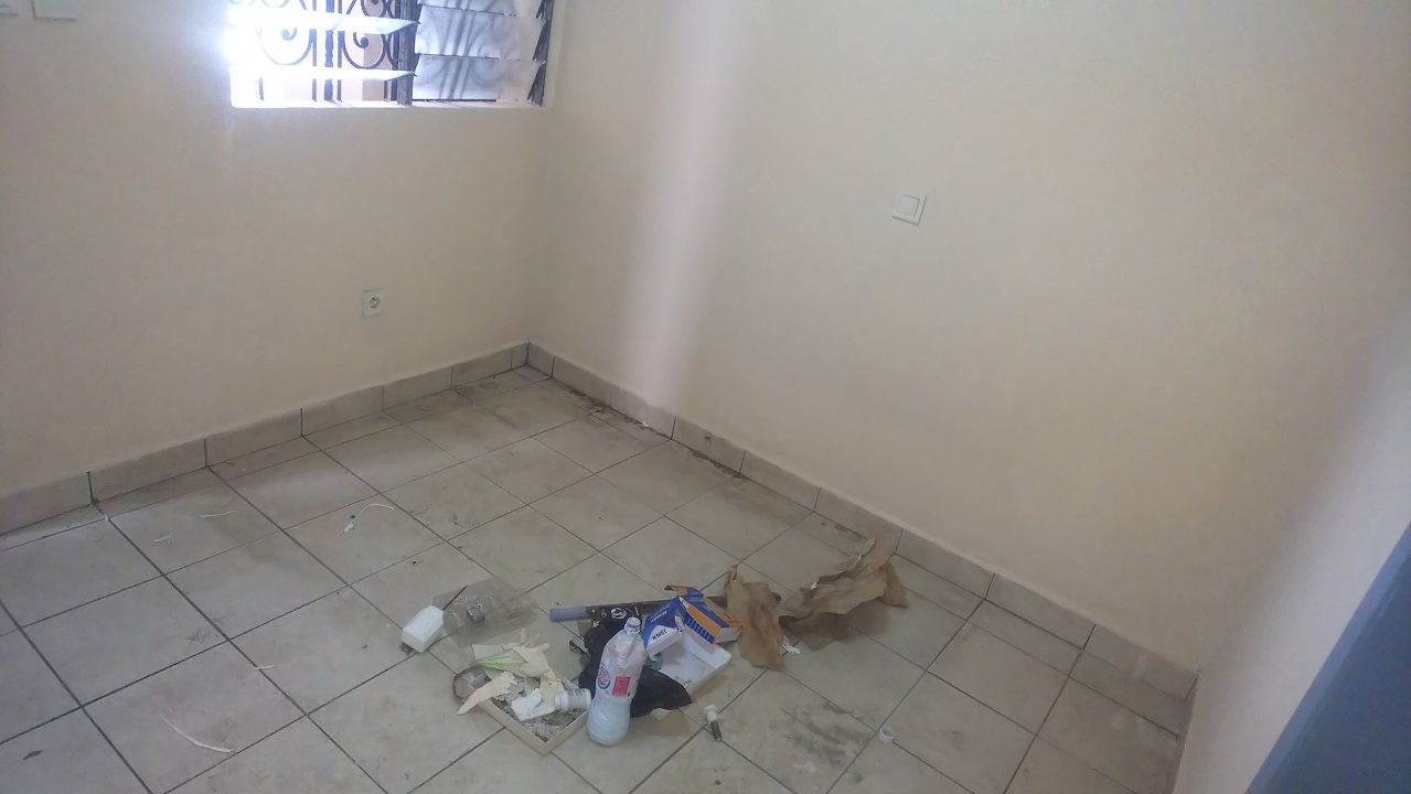 Chambre Moderne à louer à Cité CICAM - Bon Prix