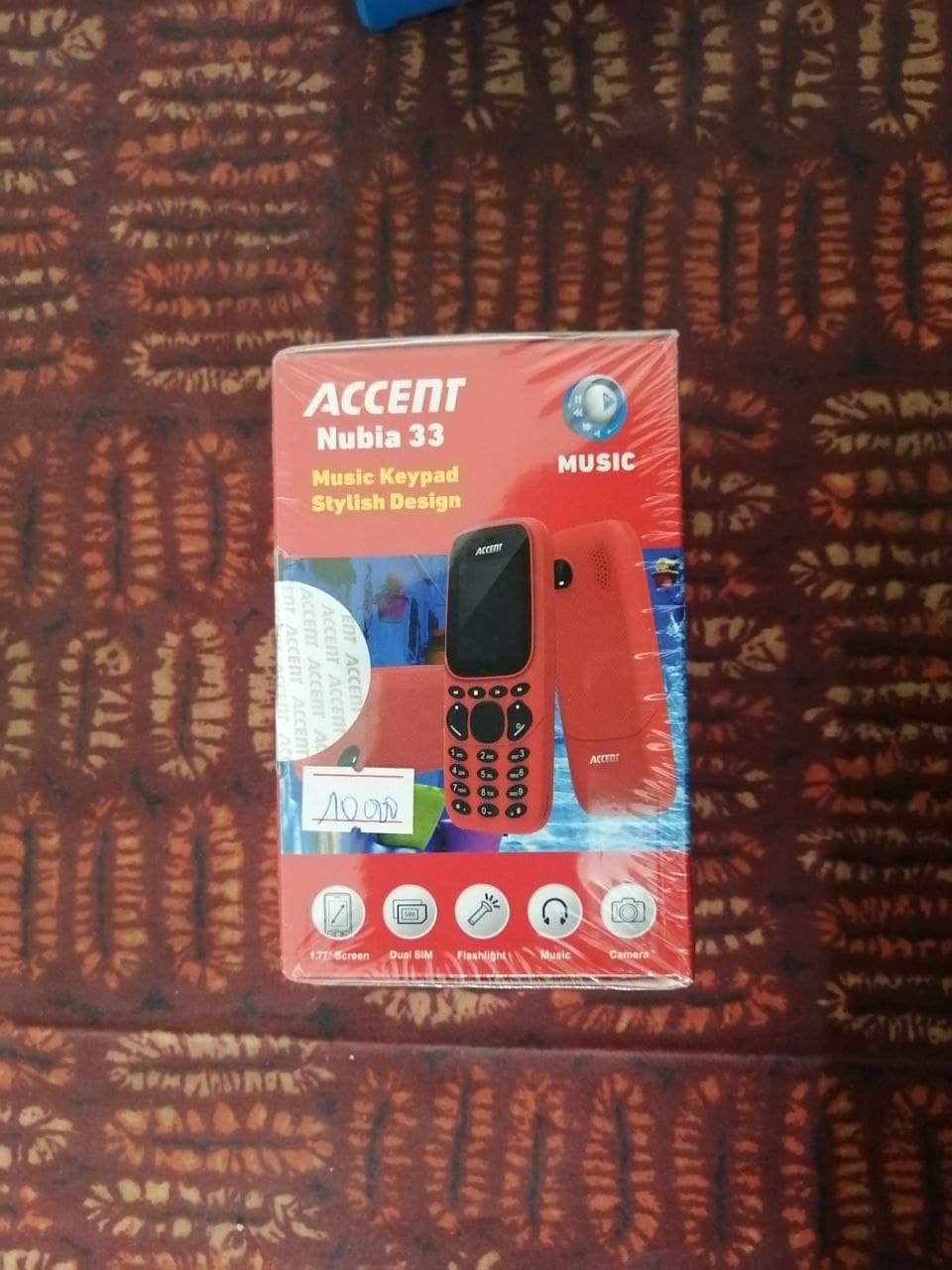 Accent Nubia 33