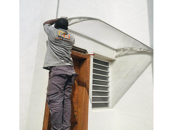 BAIE VITREE - GARDE-CORPS - FENETRE - PORTES EN ALUMINIUM ET EN PVC
