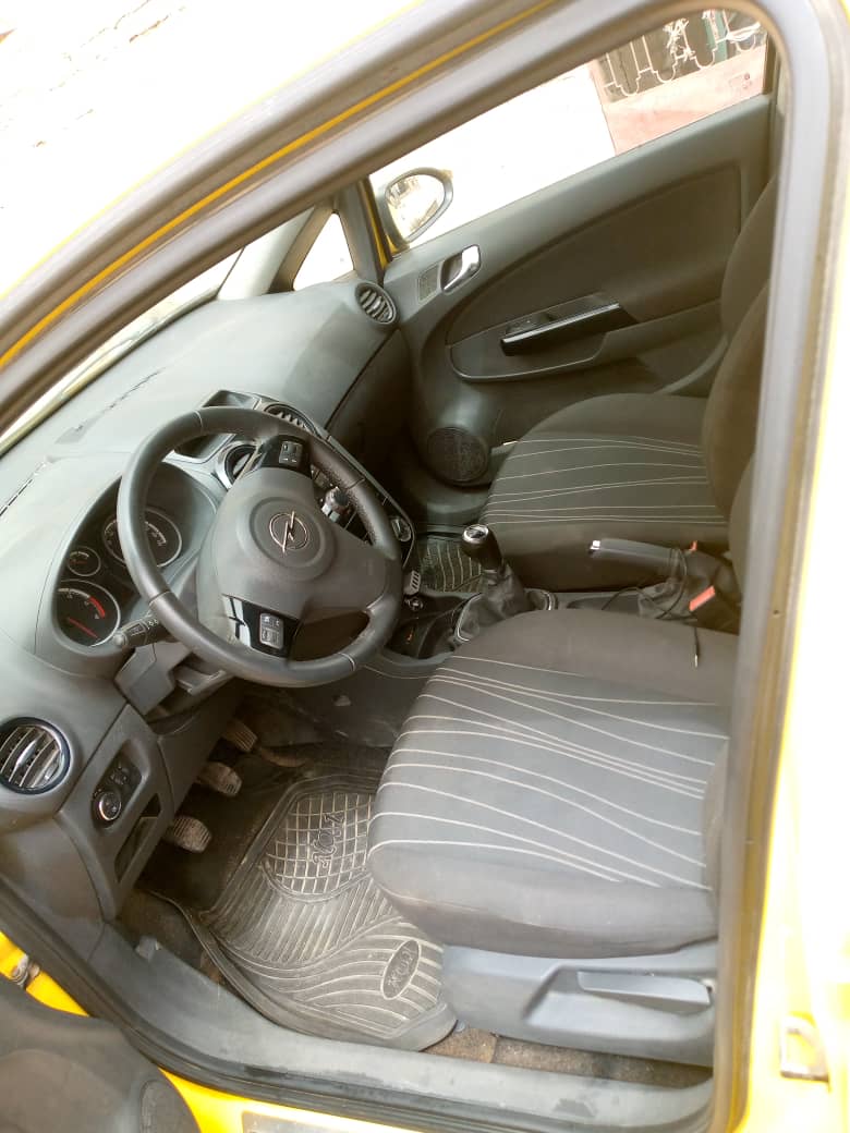 Opel corsa annee2011