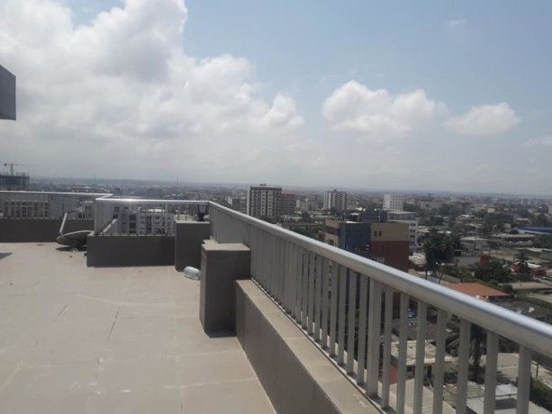 Abidjan Zone4 vente immeuble tout meublé r+10 en mezzanine