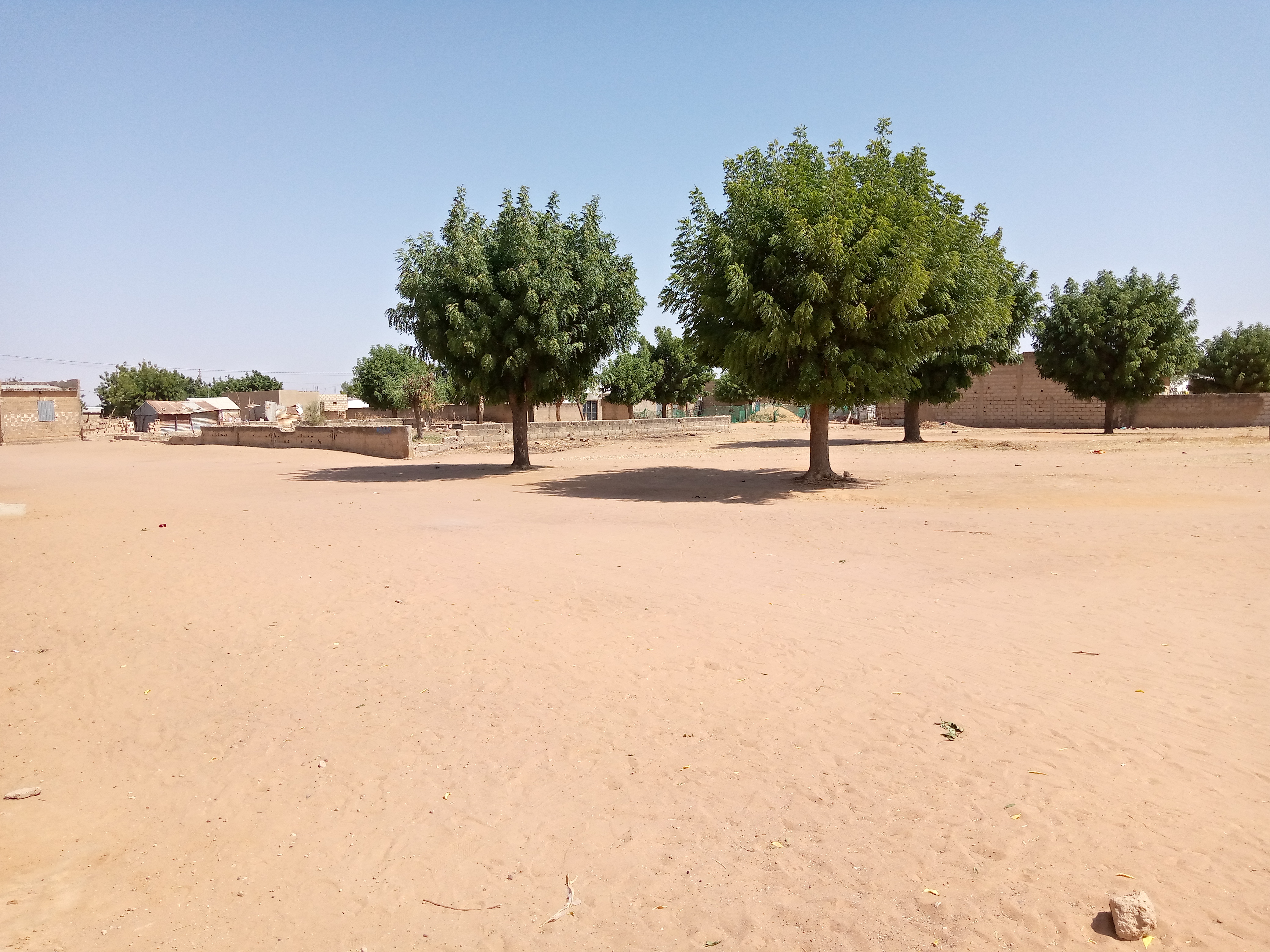TERRAIN EN VENTE À TOUBA LA SAINTE.
