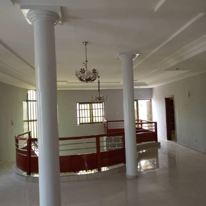 location Villa à 6 chambres salon lumineuse à fidjrossè Plage Cotonou location Villa à 6 chambres salon lumineuse à fidjrossè Plage Cotonou