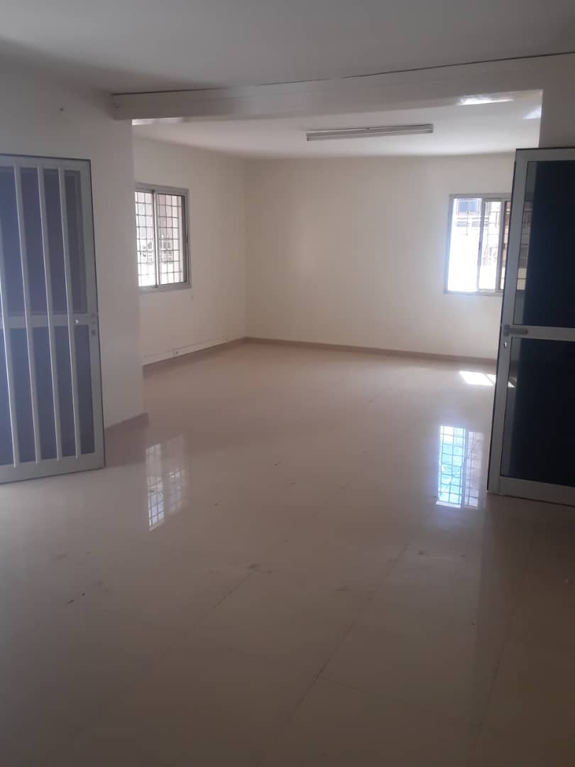 Belle appartement à louer sacré coeur 3 Belle appartement à louer sacré coeur 3