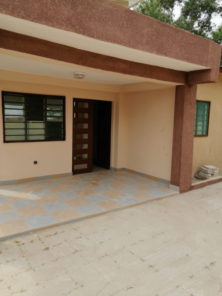 vente villa luxueuse avec TITRE foncier à calavi womey vente villa luxueuse avec TITRE foncier à calavi womey