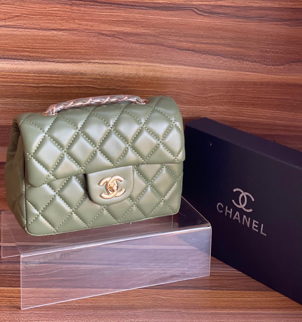 Mini sac CHANEL