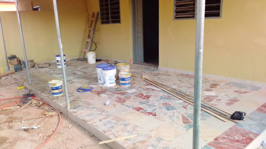 villa en bordure du goudron à tokoin protestant