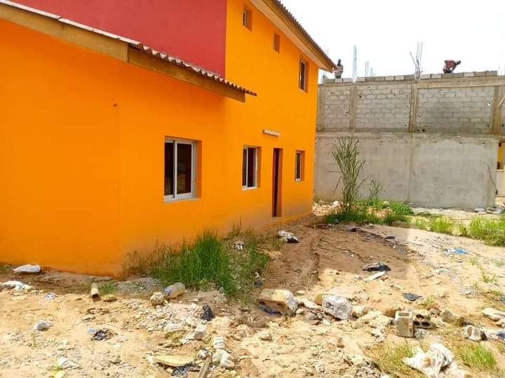 Riviera palmeraie duplex de 4 pièces avec grande cour