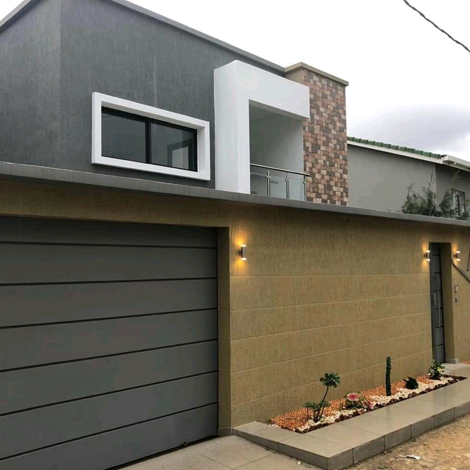 Faya dans une cité duplex contemporain de 6 pièces