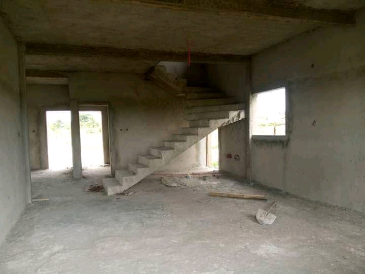 Nouveau autoroute de bassam duplex de 5 pièces