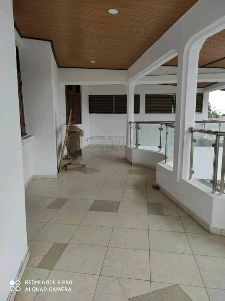 Riviera rosier duplex de 7 pièces avec jardin