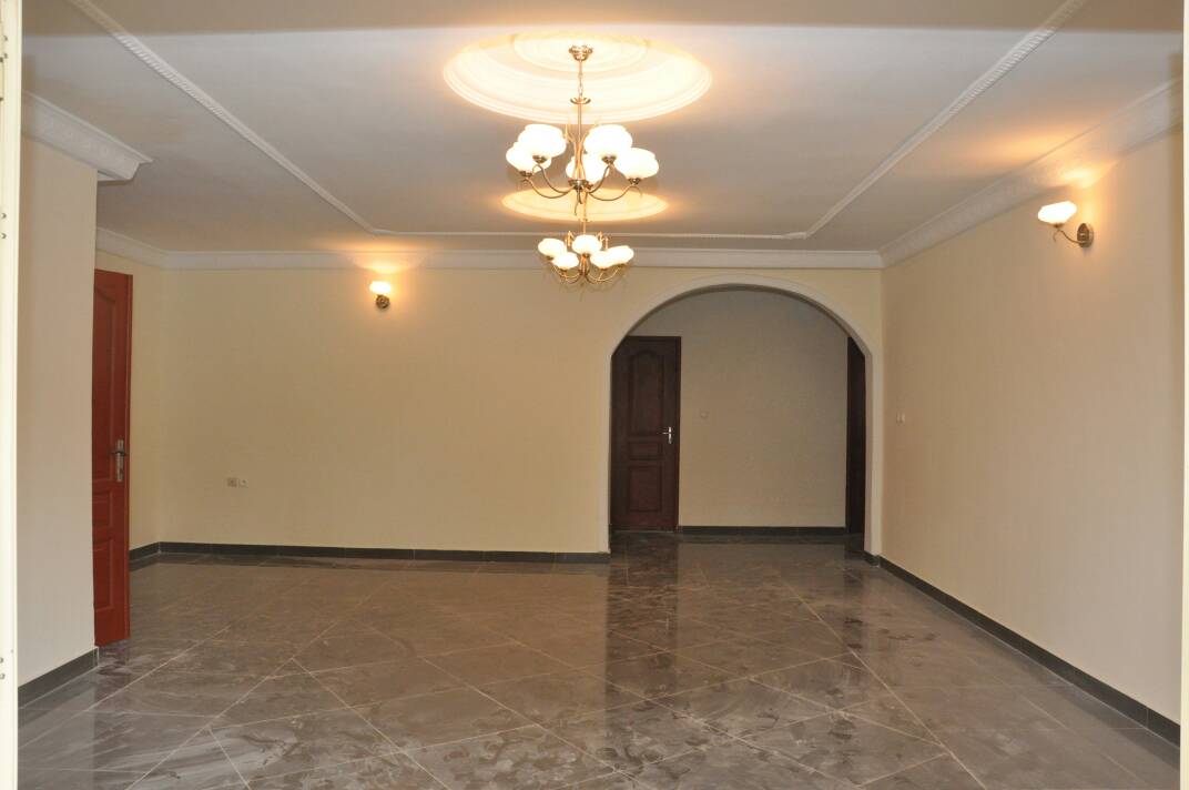 IMMEUBLE  FLAMBANT NEUF ET JAMAIS HABITÉ  À VENDRE À YAOUNDÉ ( BEAC )