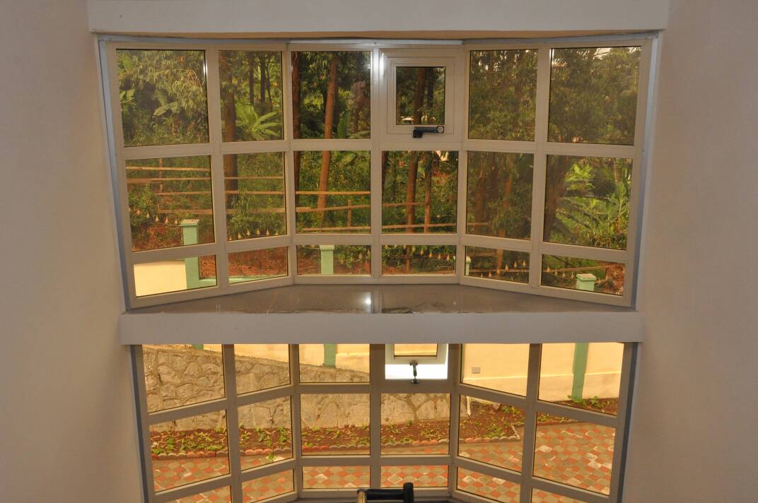 IMMEUBLE  FLAMBANT NEUF ET JAMAIS HABITÉ  À VENDRE À YAOUNDÉ ( BEAC )