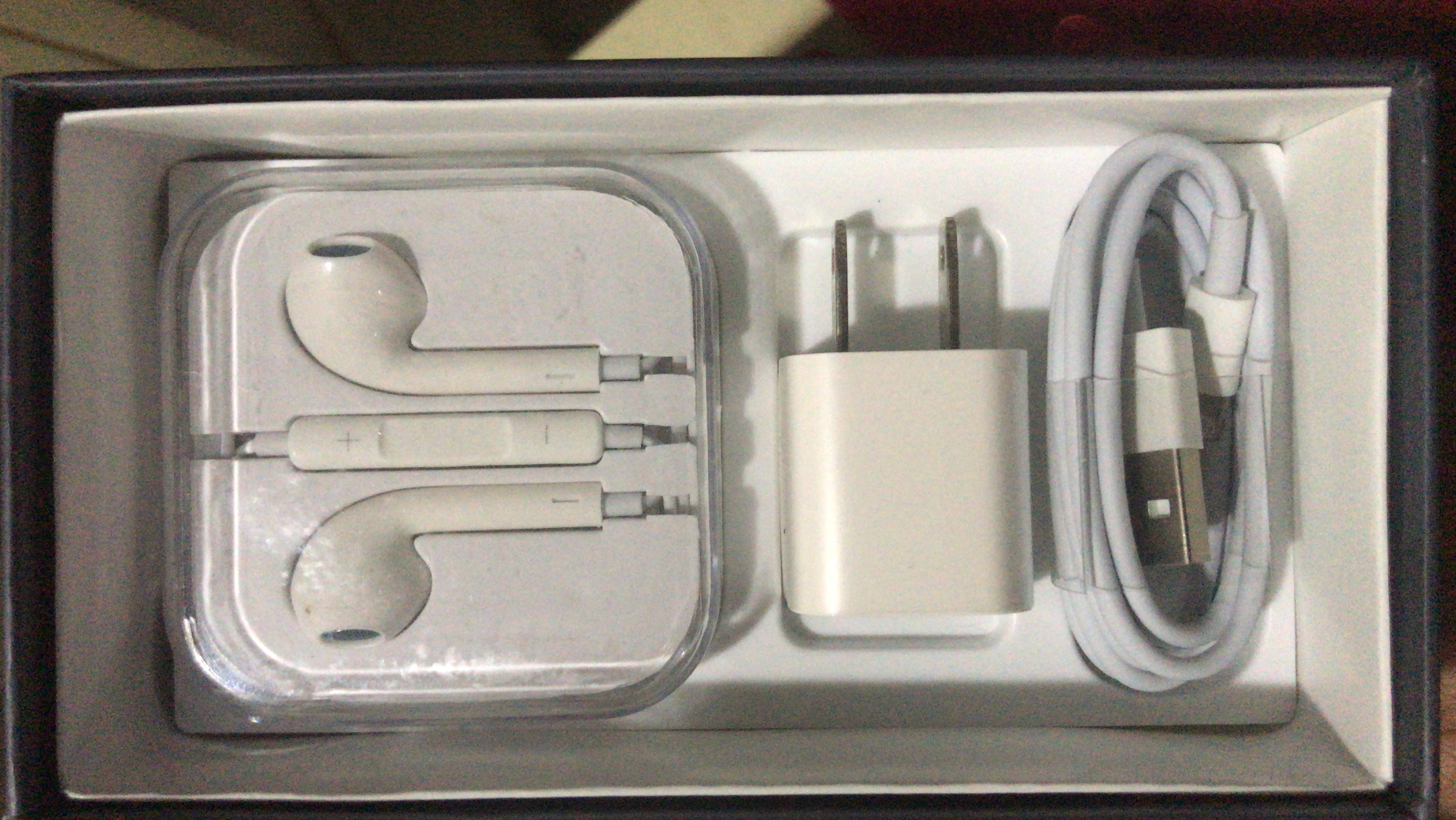 Iphone 5 S nouveau dans carton