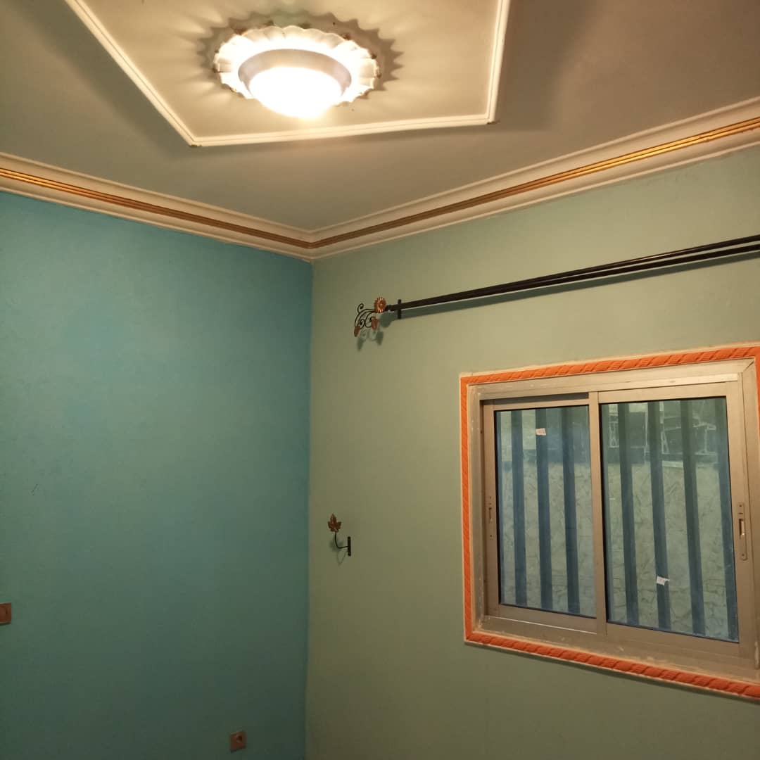 IMMEUBLE  VIP CHIC LUXE NOUVELLEMENT CONSTRUIT ET JAMAIS HABITÉ  À VENDRE. SITUÉ AU QUARTIER BITENG(YAOUNDE )