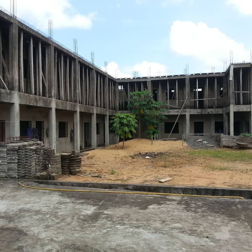 ENTREPÔT EN VENTE À YASSA-DOUALA