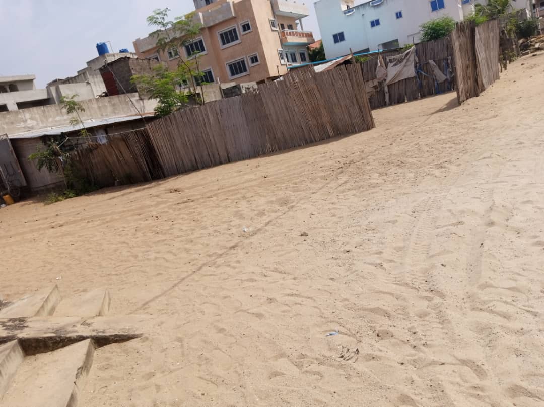 PARCELLE À VENDRE À FIDJROSSÊ PLAGE PROCHE DES PAVÉS ET DE LA ROUTE DES PÊCHES