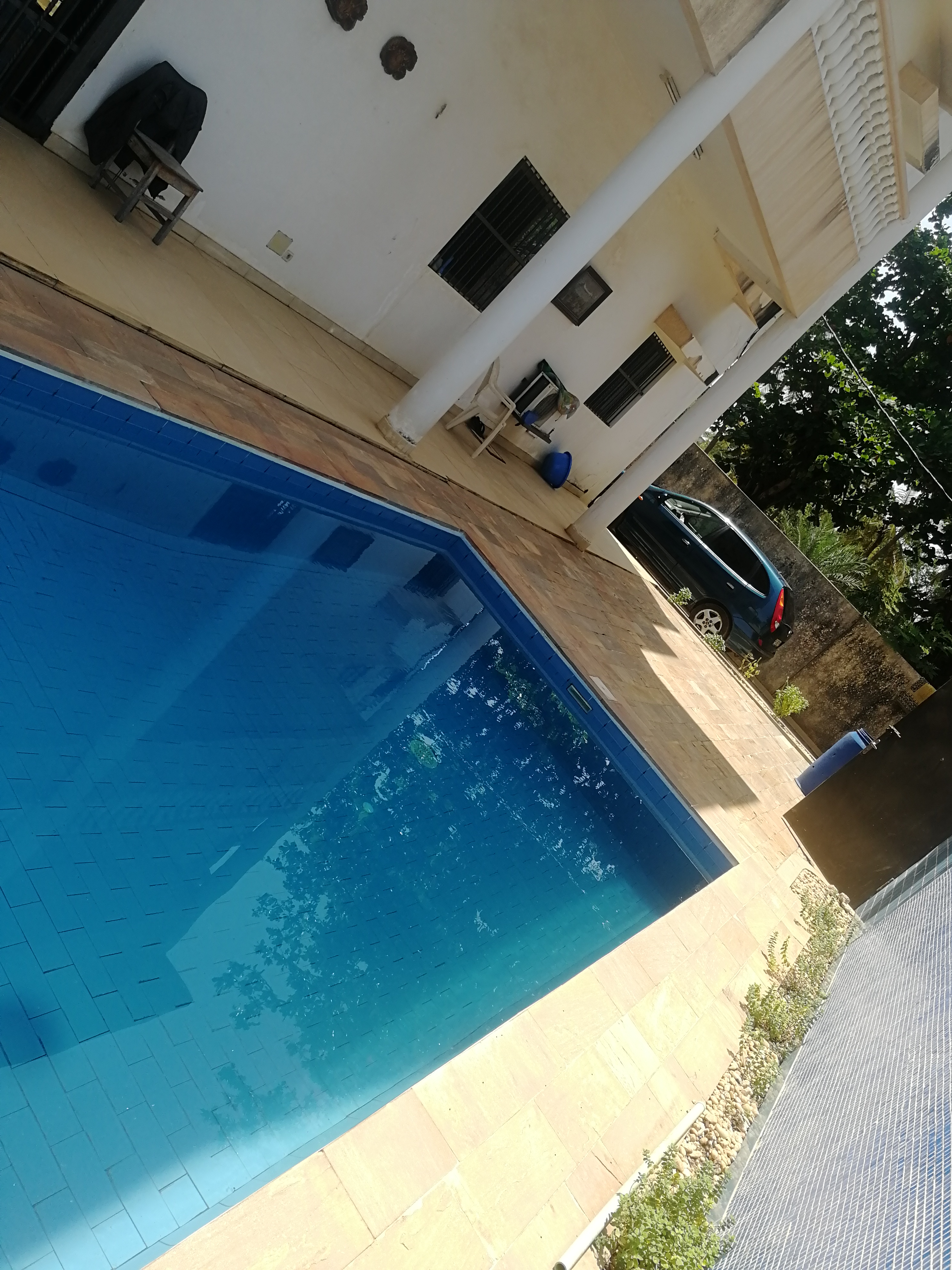 appartement de 4 chambres salon avec piscine