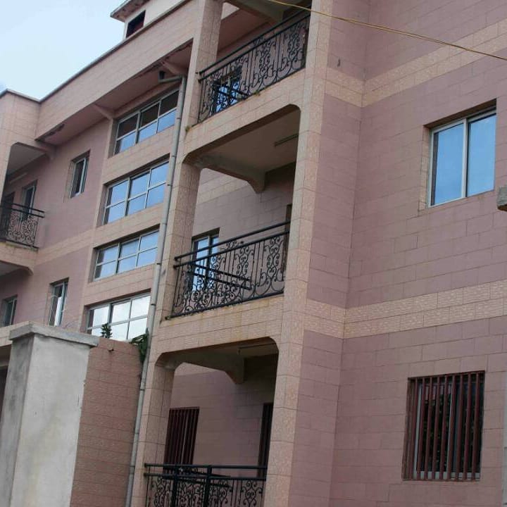 IMMEUBLE EN VENTE À BITENG YAOUNDÉ IMMEUBLE EN VENTE À BITENG YAOUNDÉ