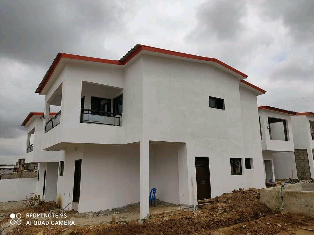 Riviera nouveau duplex de 4 pièces avec chambres autonomes.